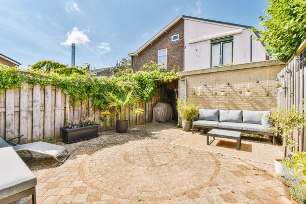 Cost of Courtyard Patio Service in Milford